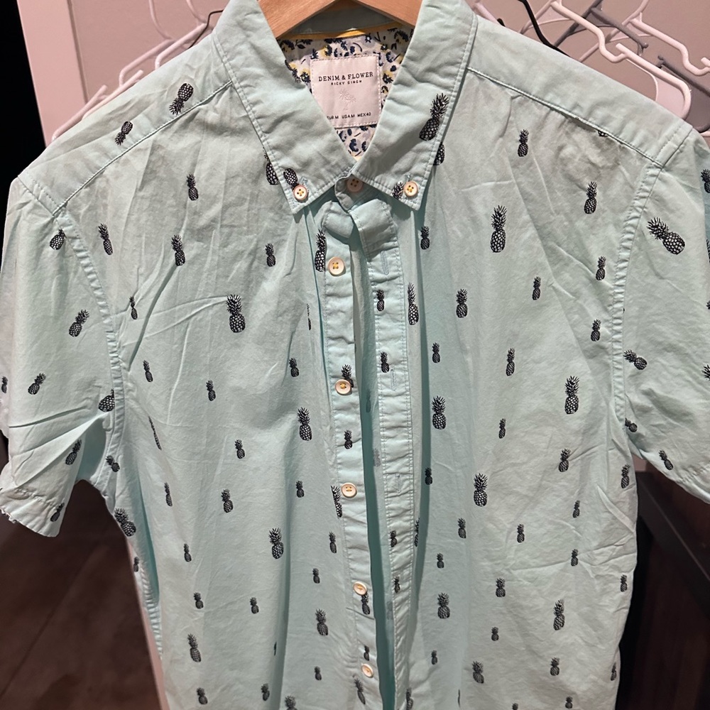 Short sleeve button down
